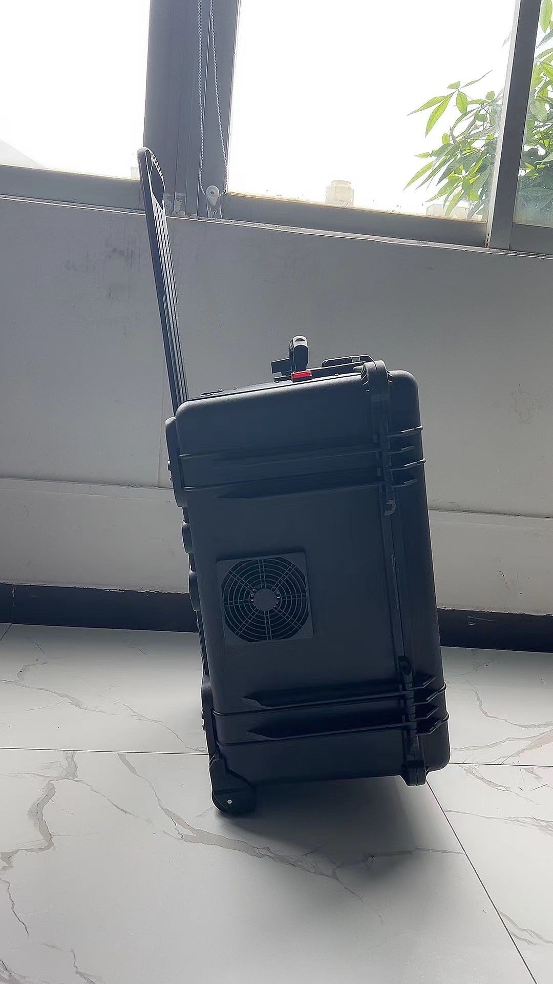 象山手拉箱型移动通信干扰器